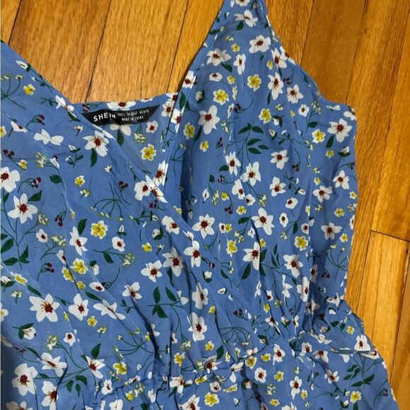 SHEIN Blue Floral Kids Romper - Picture 3 of 6